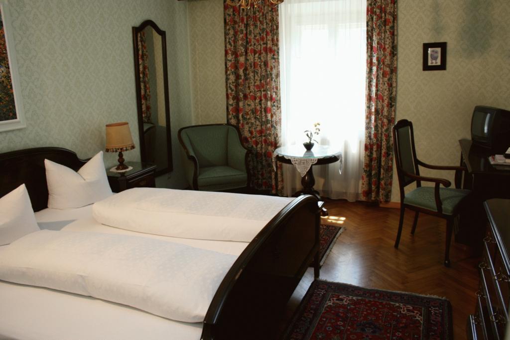 Schlosshotel Post Edelfreisitz Sprengenstein Imst Exterior photo